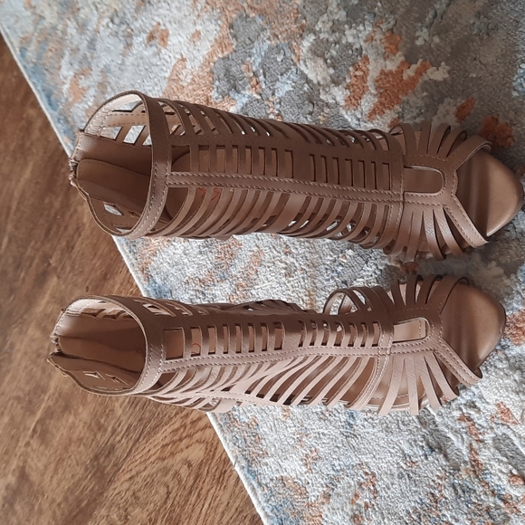 Women's D6DK Fashion Heel Shoe - Picture 2 of 10